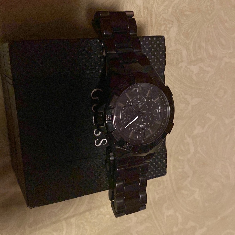 Guess men watch black